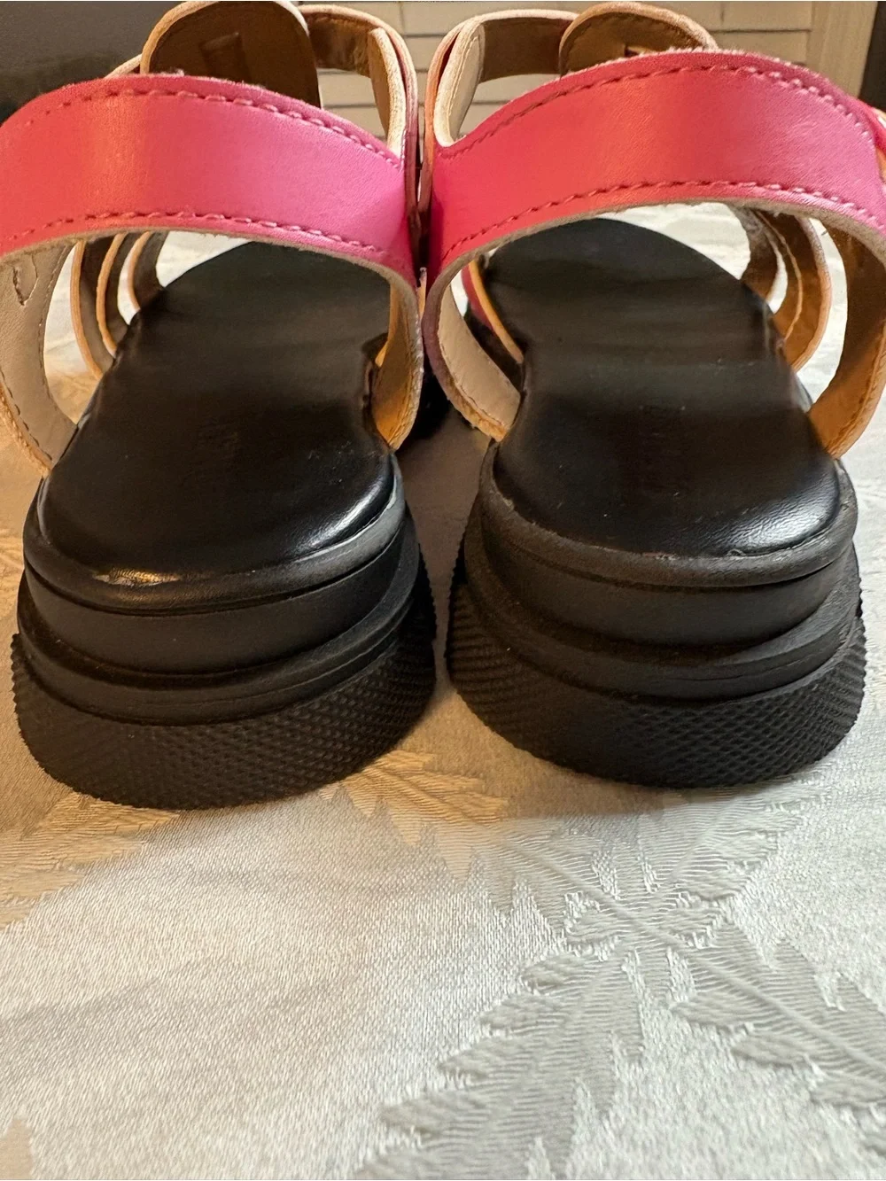 NWOT Old Navy Girls Chunky Faux-Leather Fisherman girls sandals
